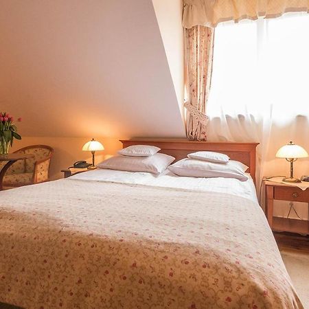Hotel Villa Romantica シクラルスカ・ポレンバ エクステリア 写真